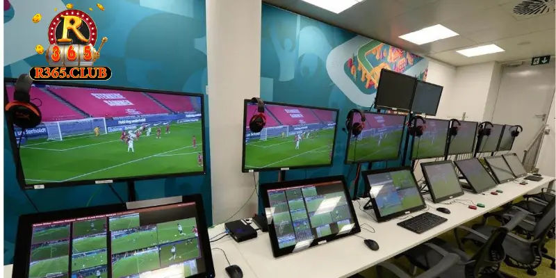 Var là gì? Tại sao công nghệ này quan trọng trong bóng đá 3 Tác dụng của công nghệ Var bóng đá ra sao?
